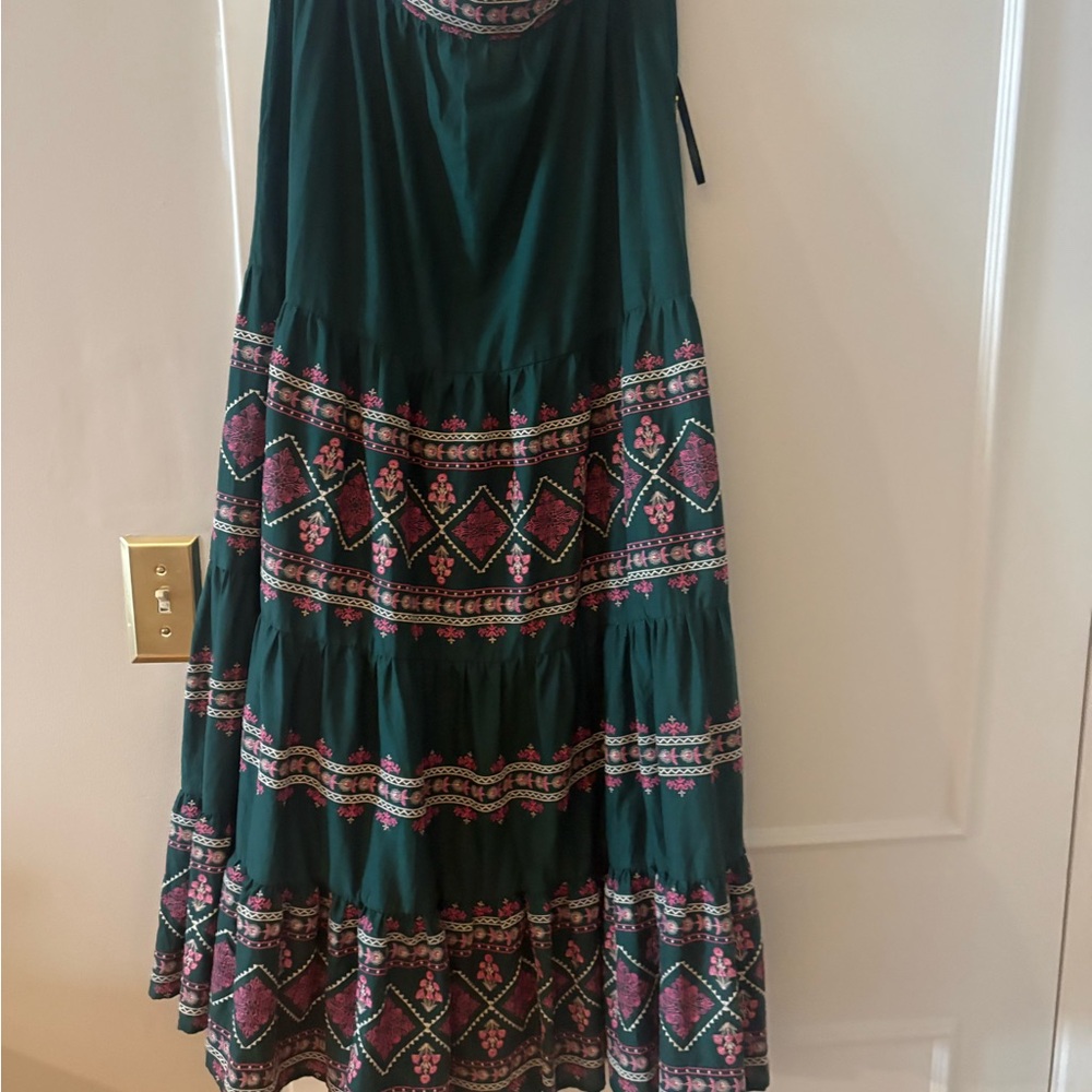 Chic Maxi Skirt with Green and Pink Patterns